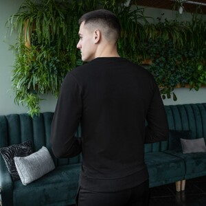 Фото - Світшот Pobedov бавовняний чорний з чорним гербом (вишивка) - Men box