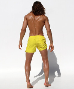 Фото - Чоловічі пляжні шорти AQUX жовтого кольору - Men box
