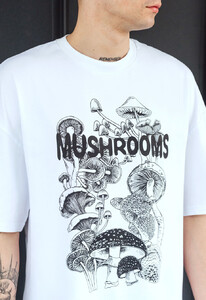 Фото - Белая футболка с грибами Staff mushrooms oversize - Men box