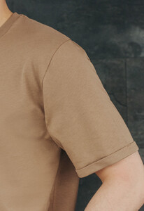 Фото - Коричневая футболка с подвернутыми рукавами Staff brown basic - Men box