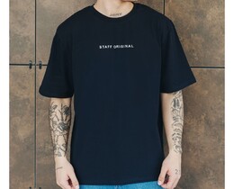 Фото - Футболка темно-синего цвета Staff logo front navy oversize - Men box