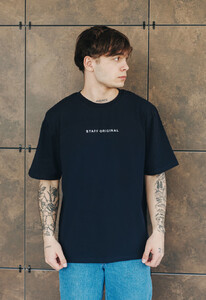 Фото - Футболка темно-синего цвета Staff logo front navy oversize - Men box