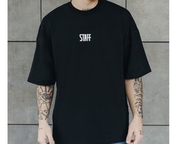 Фото - Футболка с белым логотипом Staff logo black oversize - Men box