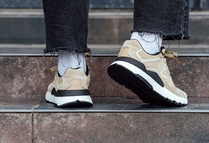 Фото - Замшеві бежеві кросівки Staff beige - Men box