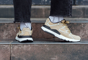 Фото - Замшеві бежеві кросівки Staff beige - Men box