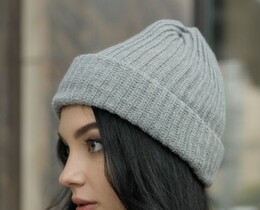 Фото - Светло-серая женская шапка Staff light gray - Men box