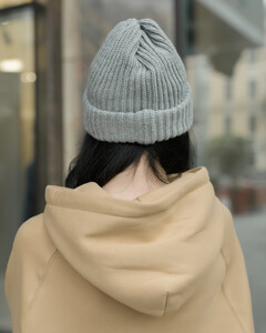 Фото - Светло-серая женская шапка Staff light gray - Men box