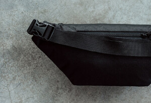 Фото - Поясная сумка унисекс черная Staff ja black - Men box