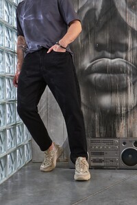 Фото - Мужские джинсы Intercode фасона Mom черные - Men box