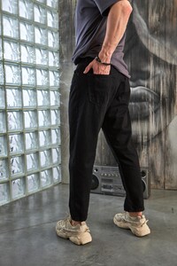 Фото - Мужские джинсы Intercode фасона Mom черные - Men box