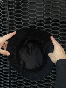 Фото - Чорна унісекс панама Intruder з прапором України - Men box