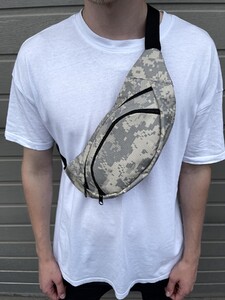 Фото - Пиксельная поясная сумка от Intruder для мужчин - Men box