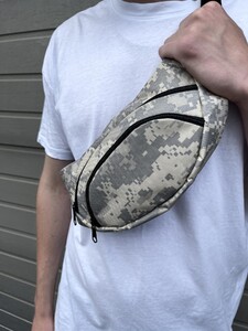 Фото - Пиксельная поясная сумка от Intruder для мужчин - Men box