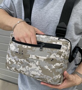 Фото - Нагрудна піксельна сумка від Intruder пісочного кольору - Men box