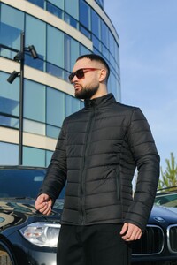 Фото - Базова весняна куртка Intruder Memory чорного кольору - Men box