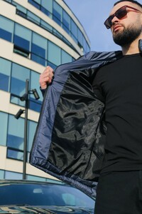 Фото - Однотонна куртка бренду Intruder Memory синього кольору - Men box