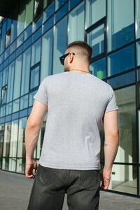 Фото - Бавовняна чоловіча футболка від Intruder сірого кольору - Men box