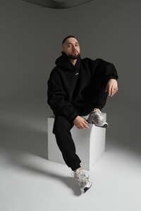 Фото - Утеплений оверсайз костюм Intruder BOWL чорного кольору - Men box