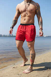 Фото - Чоловічі пляжні шорти Intruder червоні з чорним кантом - Men box