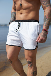 Фото - Білі шорти для пляжу Intruder з чорною окантовкою - Men box