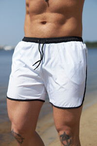 Фото - Білі шорти для пляжу Intruder з чорною окантовкою - Men box
