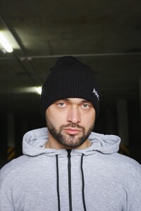 Фото - Повсякденна чорна шапка з вишитим логотипом Intruder - Men box