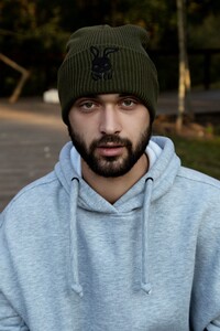 Фото - Зимова унісекс шапка Intruder кольору хакі з принтом - Men box