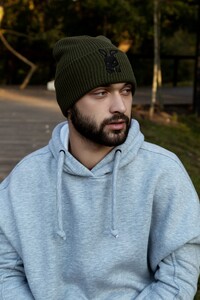 Фото - Зимова унісекс шапка Intruder кольору хакі з принтом - Men box