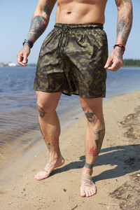 Фото - Камуфляжные шорты для пляжа от Intruder зеленого цвета - Men box