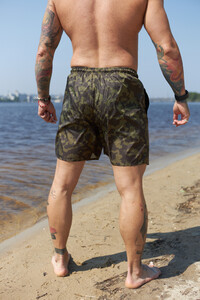 Фото - Камуфляжные шорты для пляжа от Intruder зеленого цвета - Men box