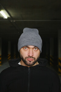 Фото - Шапка сірого кольору з вишитим логотипом Intruder - Men box