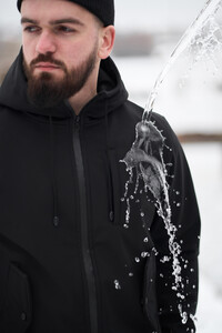 Фото - Повсякденна куртка Intruder Softshell чорного кольору - Men box