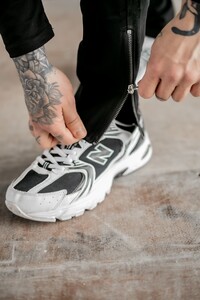 Фото - Базовые котоновые штаны Intruder Strider черного цвета - Men box