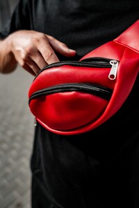 Фото - Однотонна унісекс сумка на пояс Intruder червоного кольору - Men box