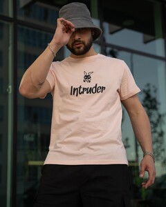 Фото - Футболка на каждый день от Intruder Bunny бежевая - Men box