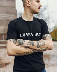 Фото - Патриотическая мужская футболка Intruder с надписью "Cлава ЗСУ" - Men box
