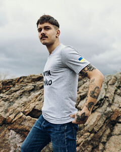 Фото - Чоловіча футболка від Intruder сірого кольору з принтом - Men box