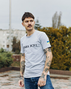 Фото - Молодіжна сіра патріотична футболка від бренду Intruder "Слава ЗСУ" - Men box