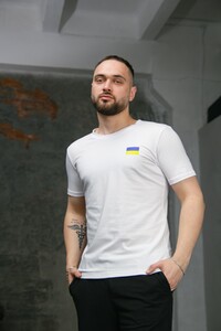 Фото - Базова чоловіча футболка від Intruder з патріотичною наклейкою - Men box