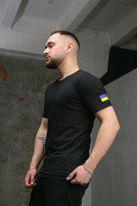 Фото - Бавовняна чоловіча футболка Intruder чорна з прапором України - Men box