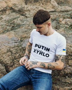 Фото - Футболка з патріотичним принтом Intruder білого кольору - Men box