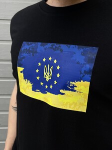 Фото - Патріотична чорна футболка із прапором UA та EU - Men box