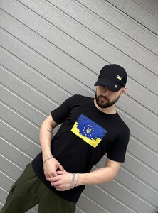 Фото - Патріотична чорна футболка із прапором UA та EU - Men box