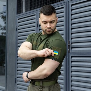 Фото - Однотонна футболка Pobedov Peremoga військова кольору хакі - Men box
