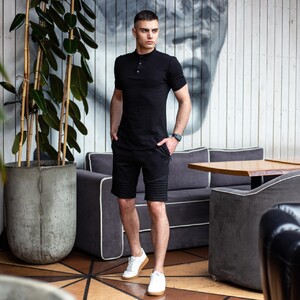 Фото - Однотонні чорні шорти прямого крою Pobedov Frame - Men box