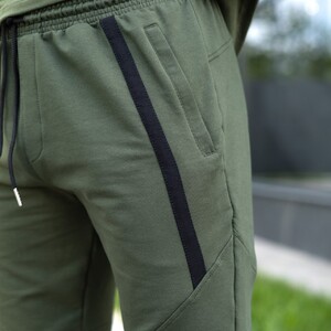 Фото - Трикотажні шорти кольору хакі від бренду Pobedov Zorro - Men box