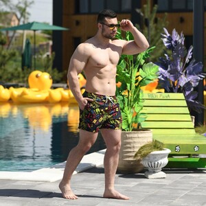 Фото - Шорти купальні чоловічі Pobedov Pool day чорні з принтом Tigr i oko - Men box