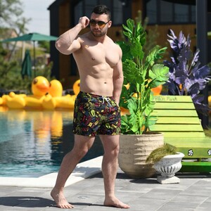 Фото - Шорти купальні чоловічі Pobedov Pool day чорні з принтом Tigr i oko - Men box