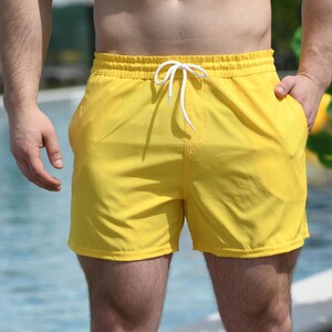 Фото - Шорты мужские Pobedov Pool day однотонные желтого цвета - Men box