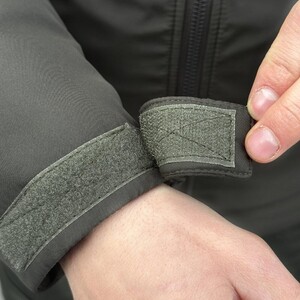 Фото - Зимова куртка Pobedov Winter Jacket Motive кольору хакі - Men box
